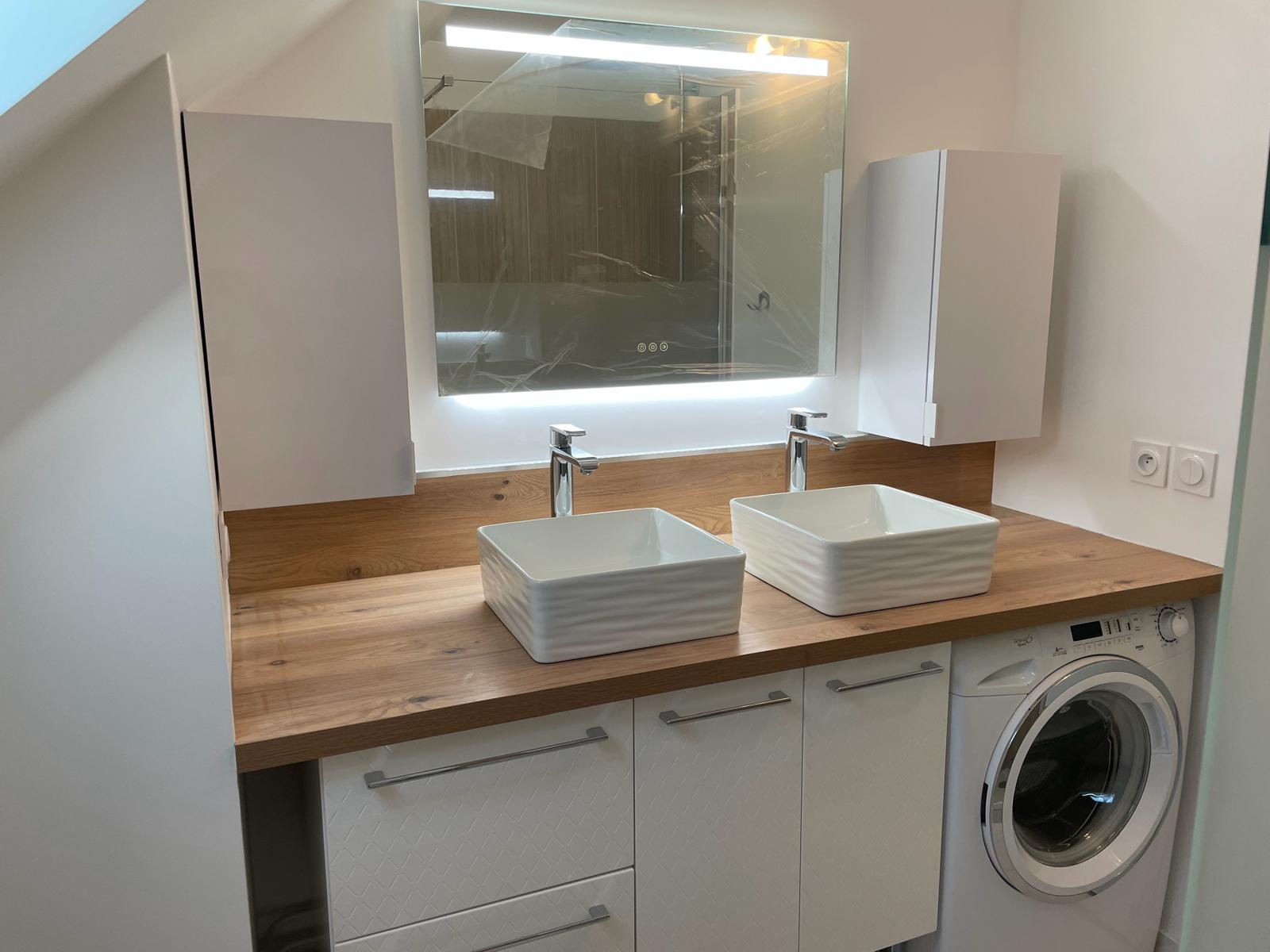 Salle de bain — double vasque sur plan bois massif
